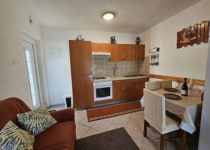 Signet Nv - For 2-3 Persons With Balcony Novi Vinodolski