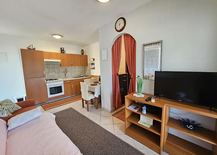 Signet Nv - For 2-3 Persons With Balcony Novi Vinodolski