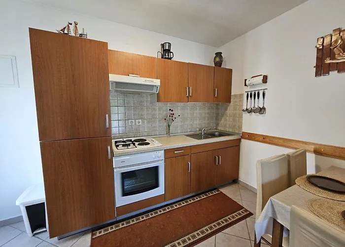 Signet Nv - For 2-3 Persons With Balcony Novi Vinodolski