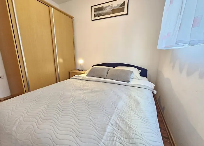 Lägenhet Signet Nv - For 2-3 Persons With Balcony Novi Vinodolski