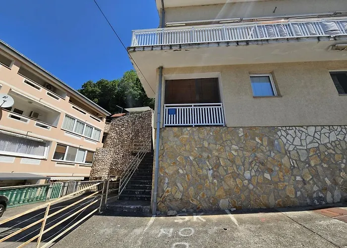 Signet Nv - For 2-3 Persons With Balcony Novi Vinodolski