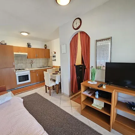 Signet Nv - For 2-3 Persons With Balcony Novi Vinodolski