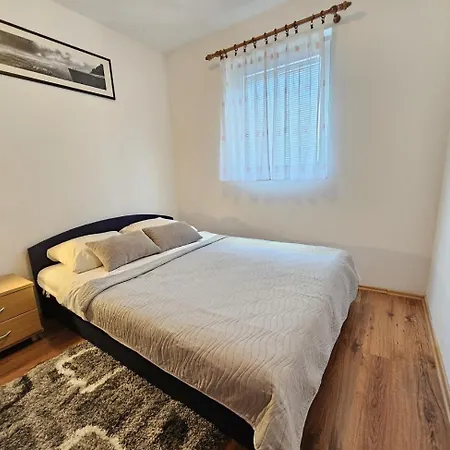 Signet Nv - For 2-3 Persons With Balcony Novi Vinodolski