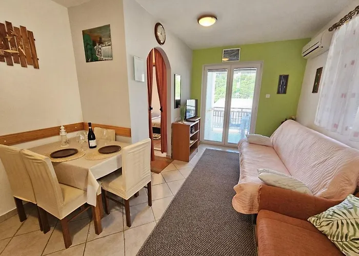 Signet Nv - For 2-3 Persons With Balcony Novi Vinodolski