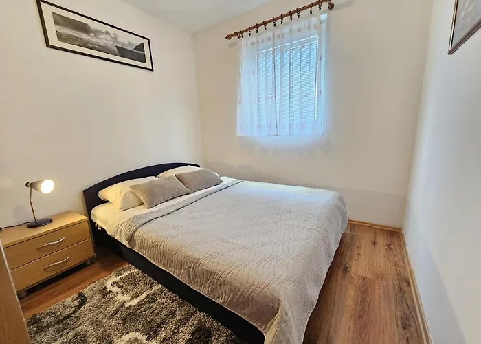Signet Nv - For 2-3 Persons With Balcony Novi Vinodolski